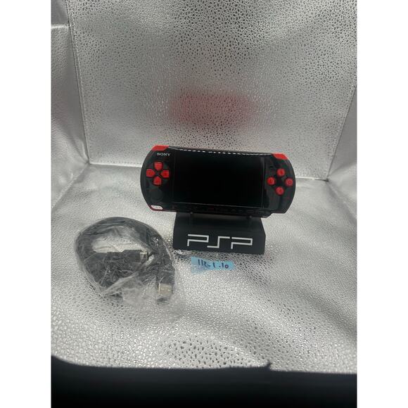 psp 3000 w/charger & new battery black/red - Picture 1 of 7